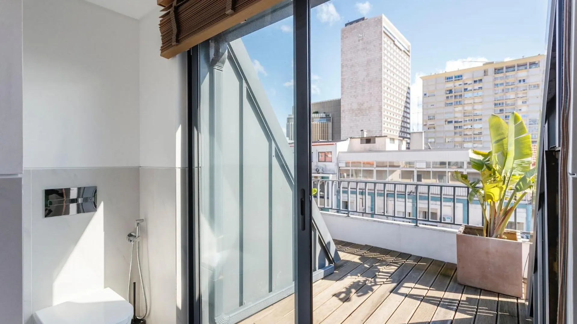 Luxurious Apartment With Balcony In The Parque Eduardo VII Region Lisbon 0*,  Portugal