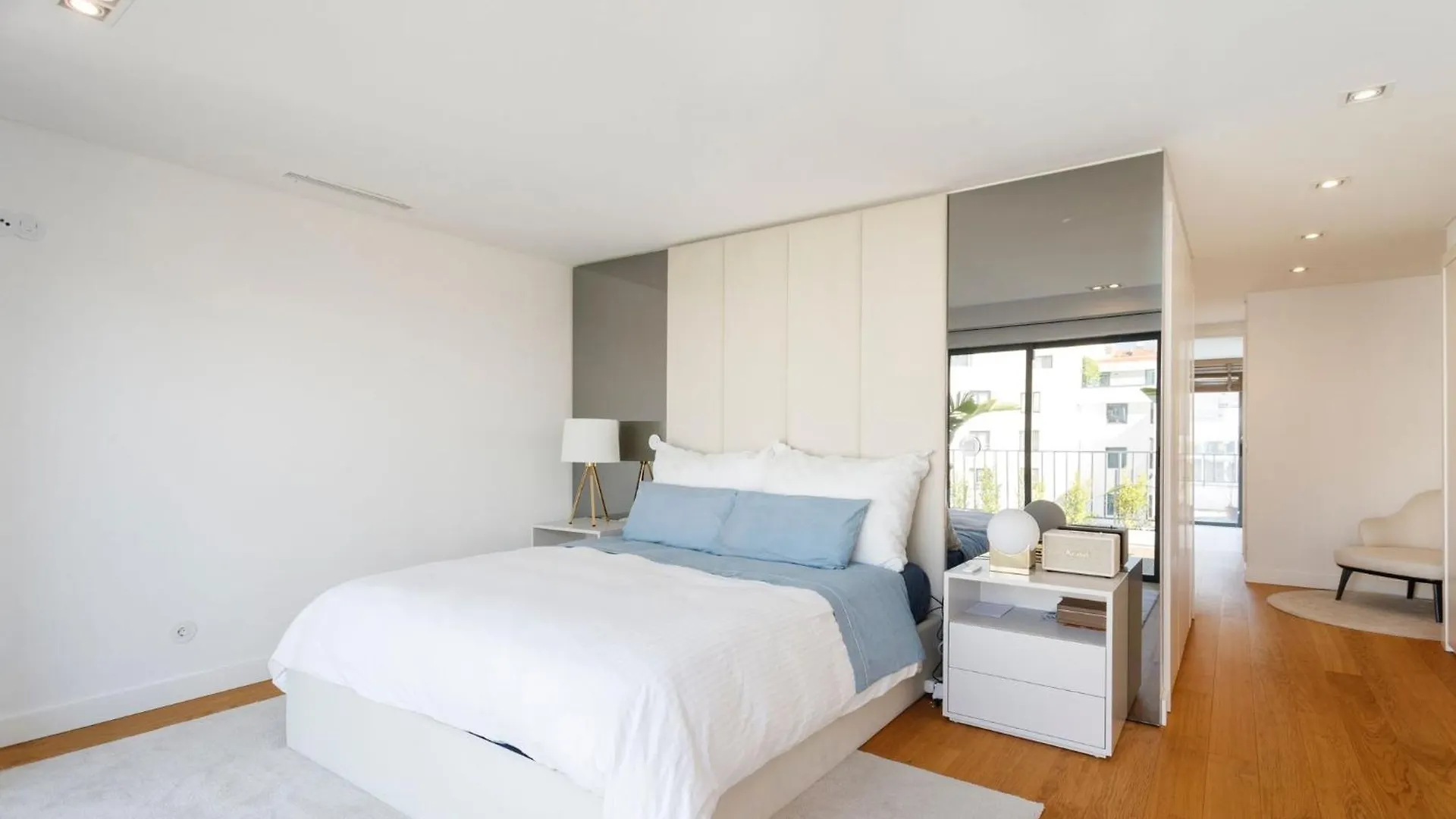 Luxurious Apartment With Balcony In The Parque Eduardo VII Region Lisbon