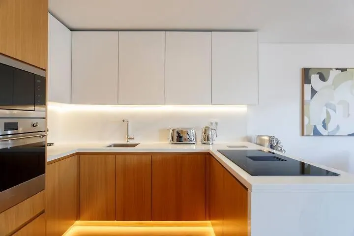 Luxurious Apartment With Balcony In The Parque Eduardo VII Region Lisbon